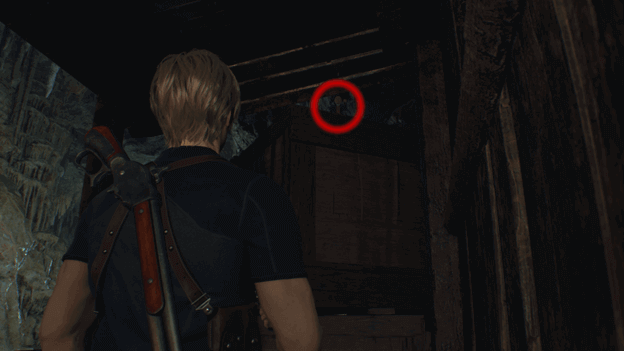 Leon finds Clockwork Castellan above some boxes next to the destroyable barrel